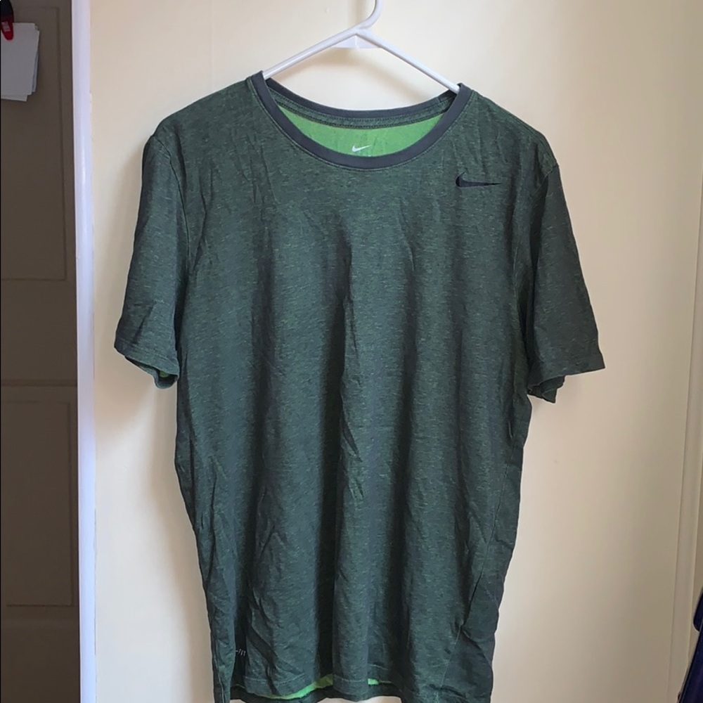 EUC men’s dri-fit short sleeve | nike